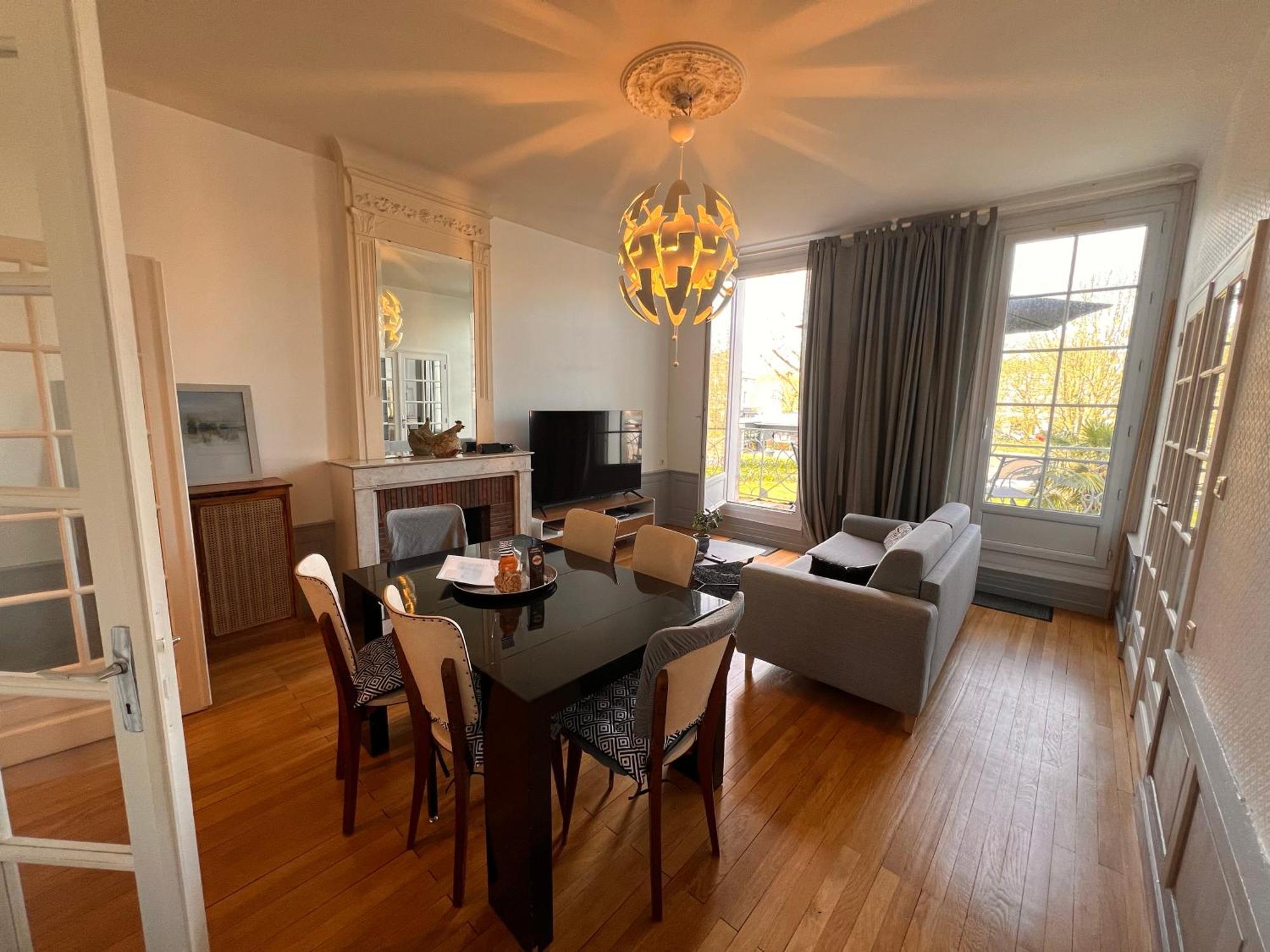 La Colbertine - Charming Apartment In Place Colbert Rochefort  Eksteriør bilde