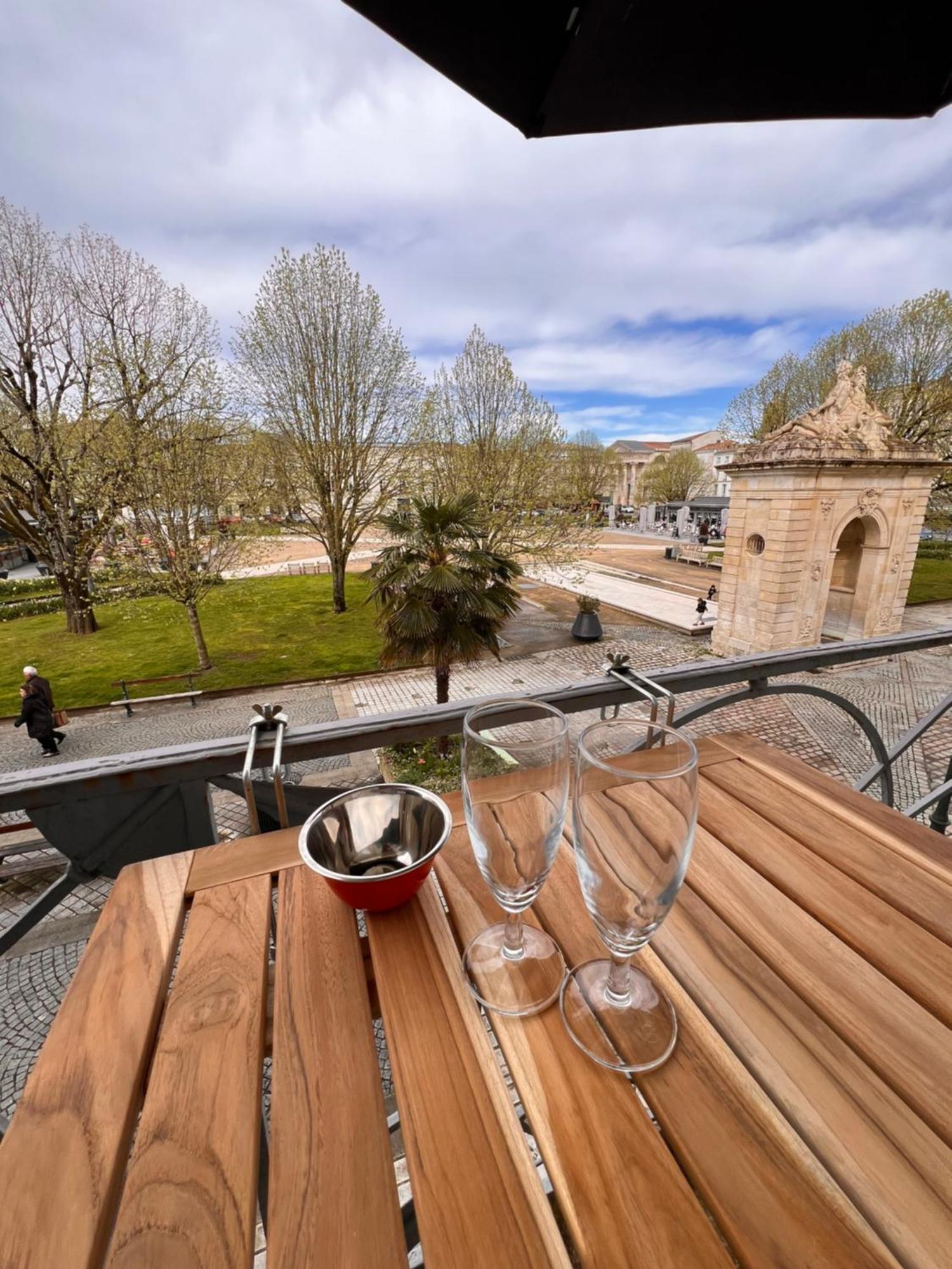 La Colbertine - Charming Apartment In Place Colbert Rochefort  Eksteriør bilde