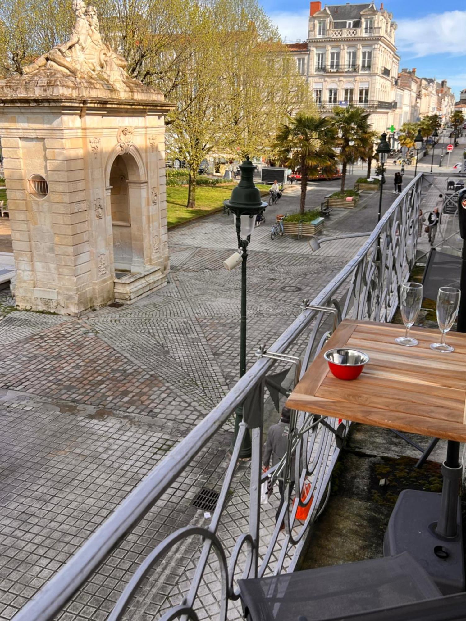 La Colbertine - Charming Apartment In Place Colbert Rochefort  Eksteriør bilde